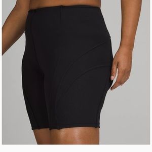 Lululemon Ribbed High Rise Yoga Short 8” in Black